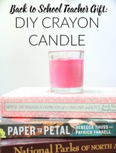 Back to School Teacher Gift: DIY Crayon Candle this is such a cute idea and so fun to make!