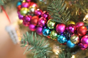 Easy DIY Christmas Ornament Garland